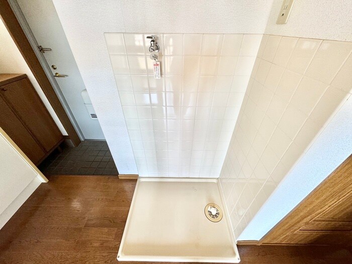 物件内観写真14　(洗濯機置場)