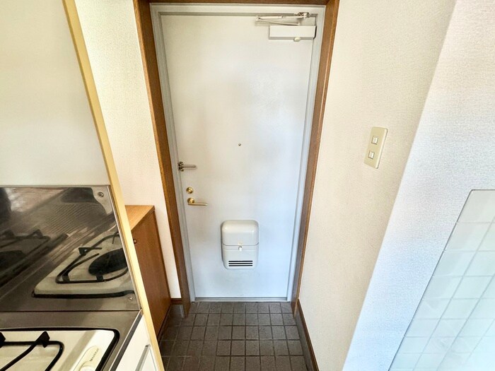 物件内観写真17　(玄関)