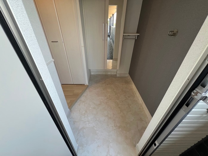 物件内観写真14　(玄関)