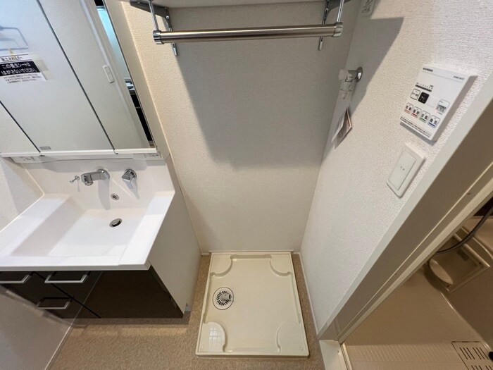 物件内観写真17　(洗濯機置場)