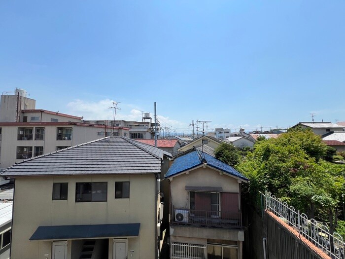 物件内観写真22　(室内からの展望)