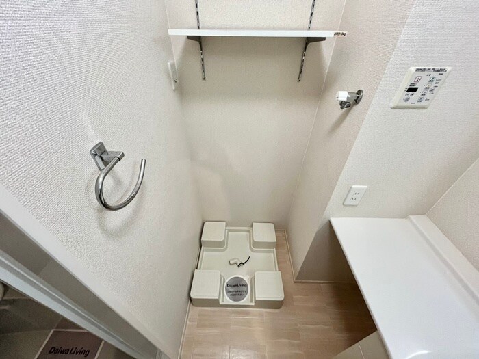 物件内観写真14　(洗濯機置場)