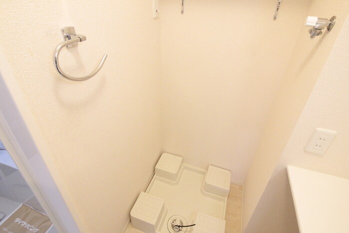 物件内観写真15　(洗濯機置場)