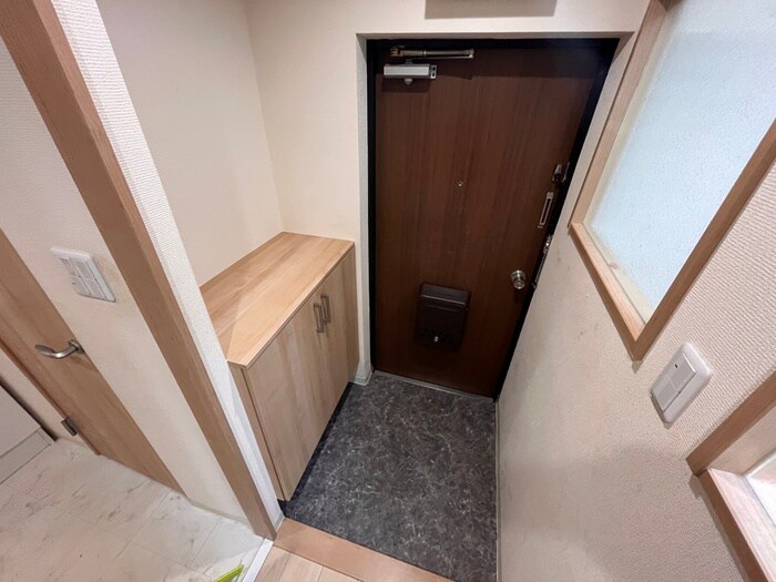 物件内観写真9　(玄関)