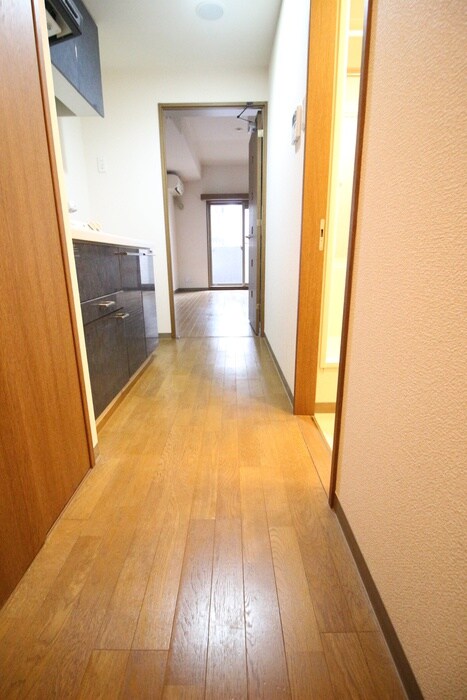 物件内観写真18　(廊下)