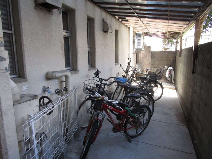 物件外観写真5　(駐輪場)