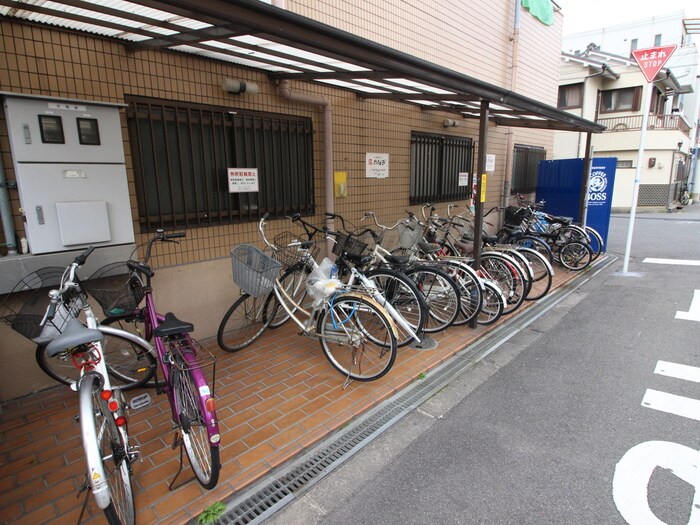 物件外観写真3　(駐輪場)