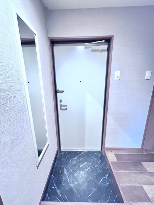 物件内観写真14　(玄関)