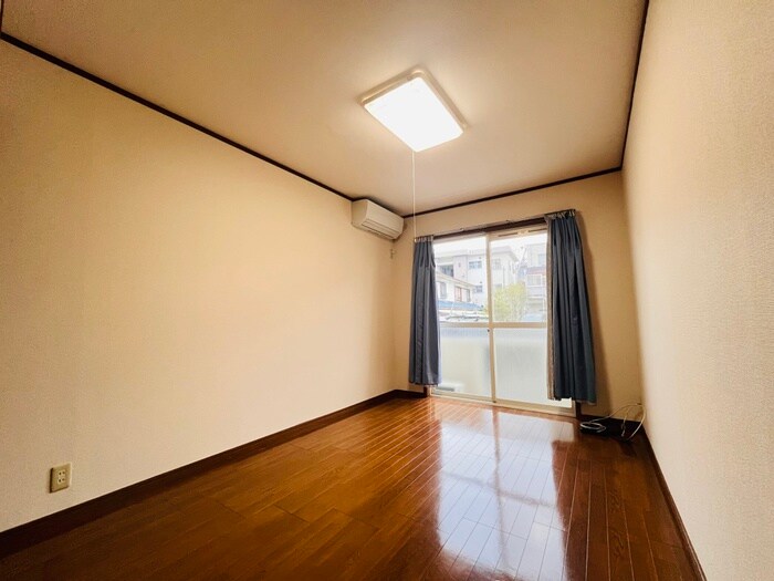 物件内観写真9　(居室)