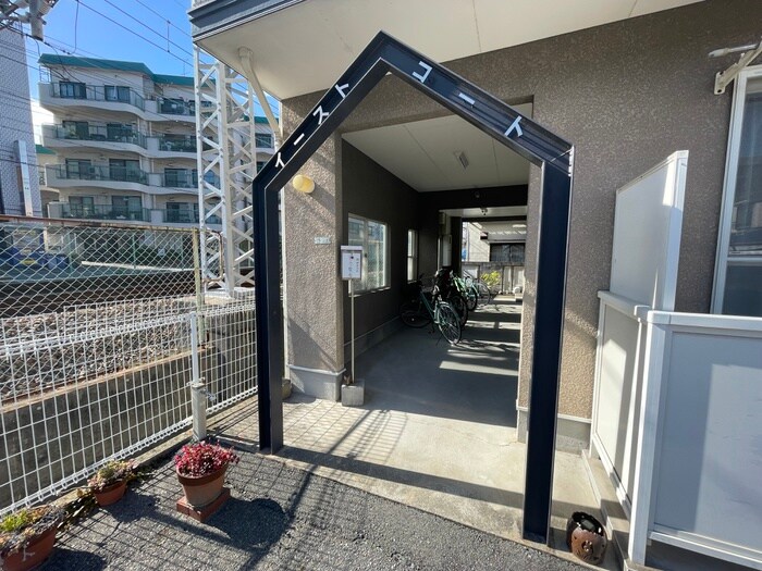 物件外観写真6　(エントランス部分)