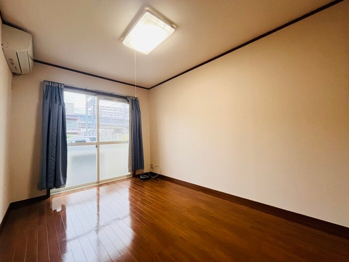 物件内観写真10　(居室)