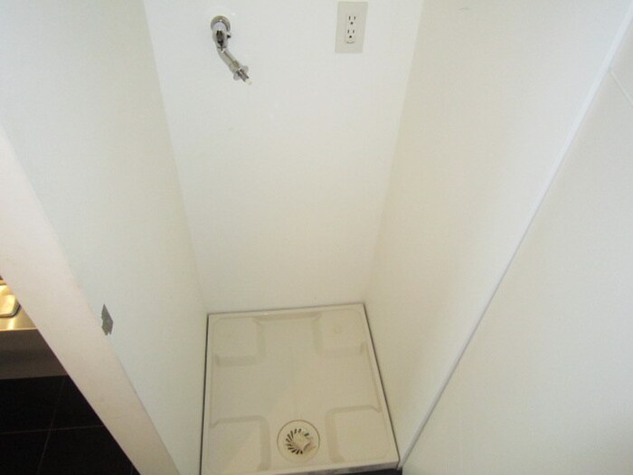 物件内観写真15　(洗濯機置場)