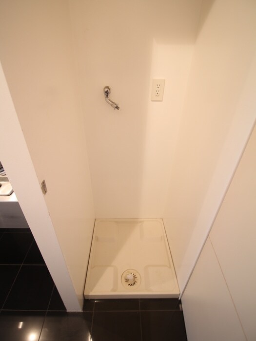 物件内観写真17　(洗濯機置場)