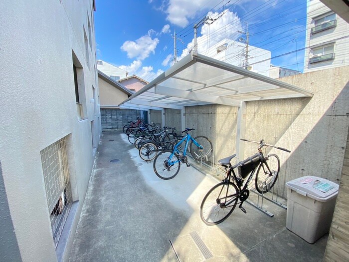 物件外観写真4　(駐輪場)