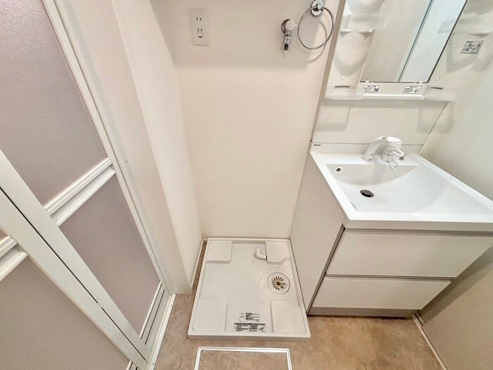 物件内観写真16　(洗濯機置場)