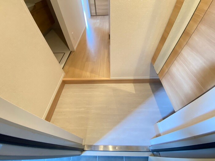 物件内観写真18　(玄関)