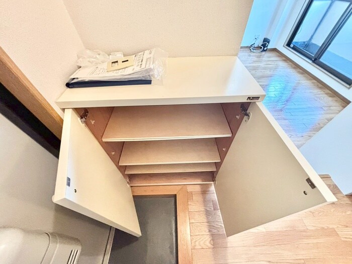 物件内観写真8　(靴箱)