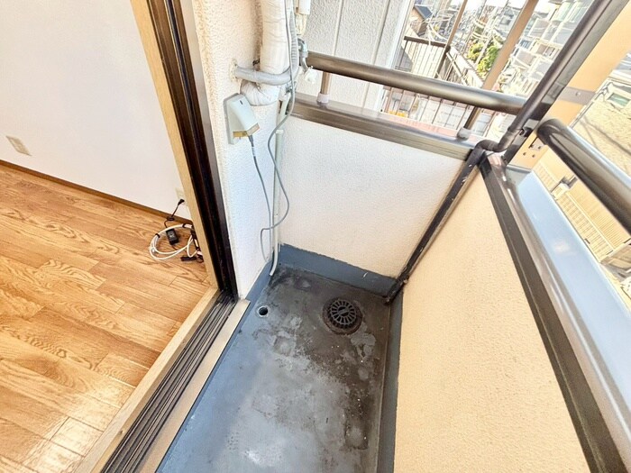 物件内観写真17　(洗濯機置場)