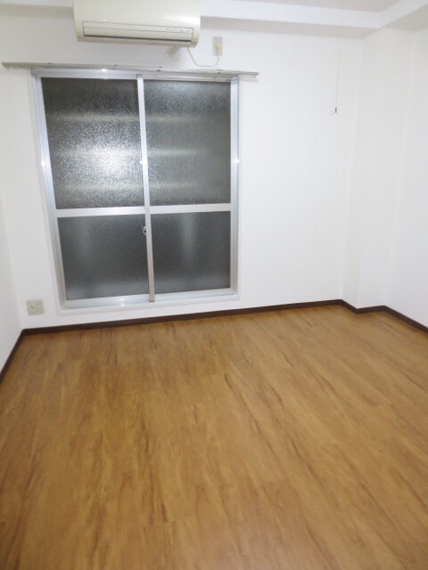 物件内観写真4　(居室)