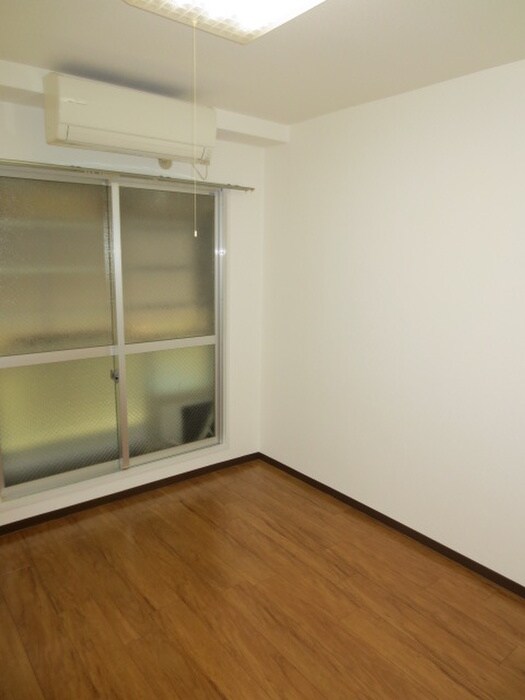 物件内観写真4　(居室)