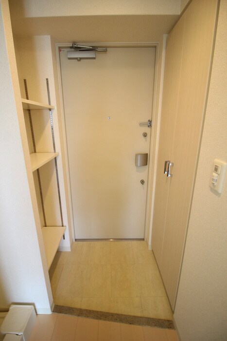 物件内観写真14　(玄関)