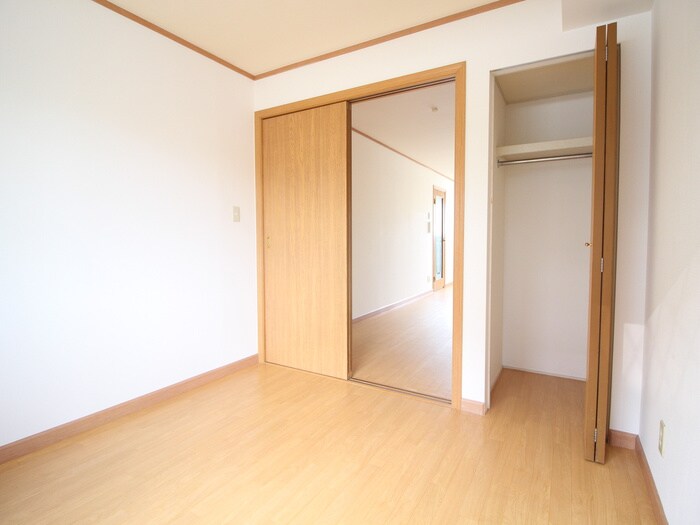 物件内観写真5　(居室)