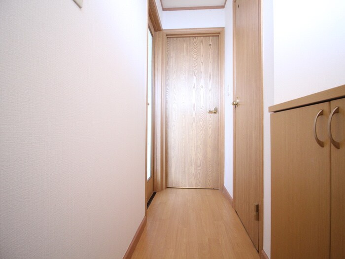 物件内観写真16　(廊下)