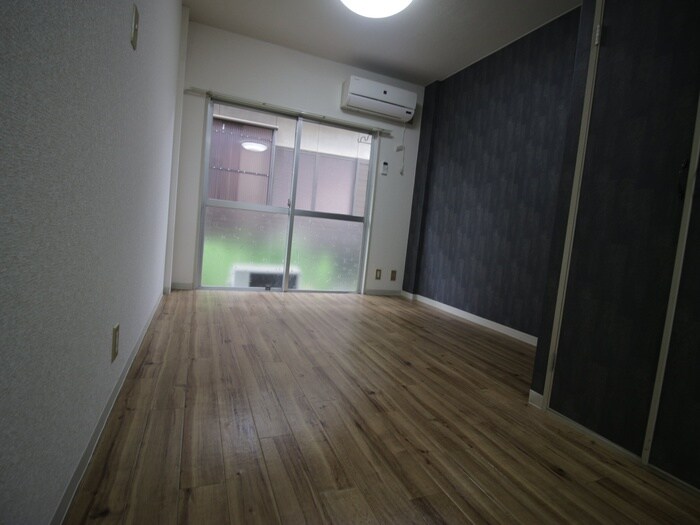 物件内観写真10　(居室)