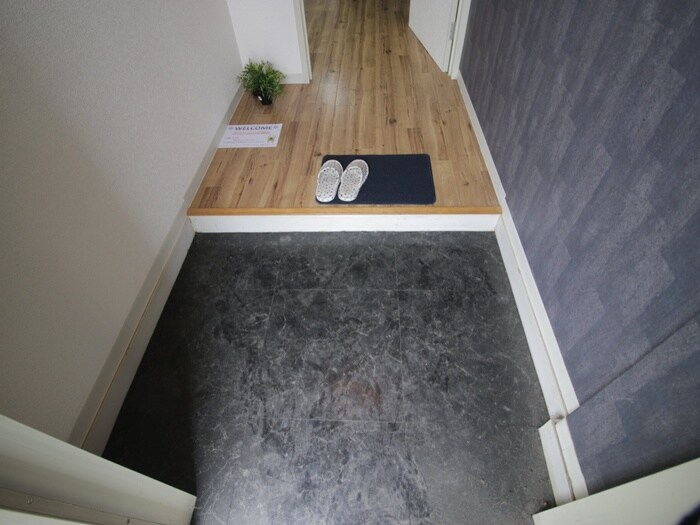 物件内観写真11　(玄関)