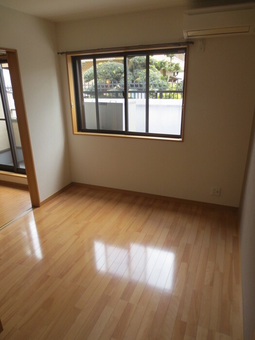 物件内観写真10　(居室)