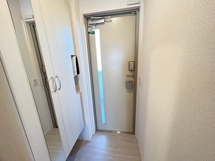 物件内観写真17　(玄関)
