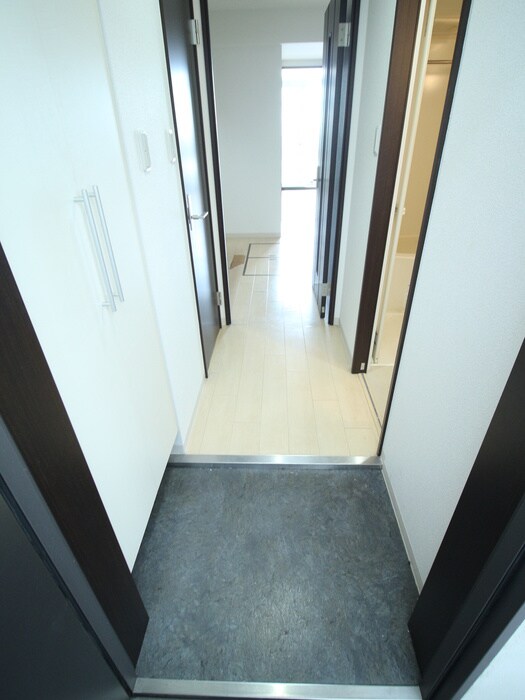 物件内観写真7　(玄関)