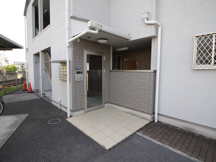 物件外観写真3　(エントランス部分)