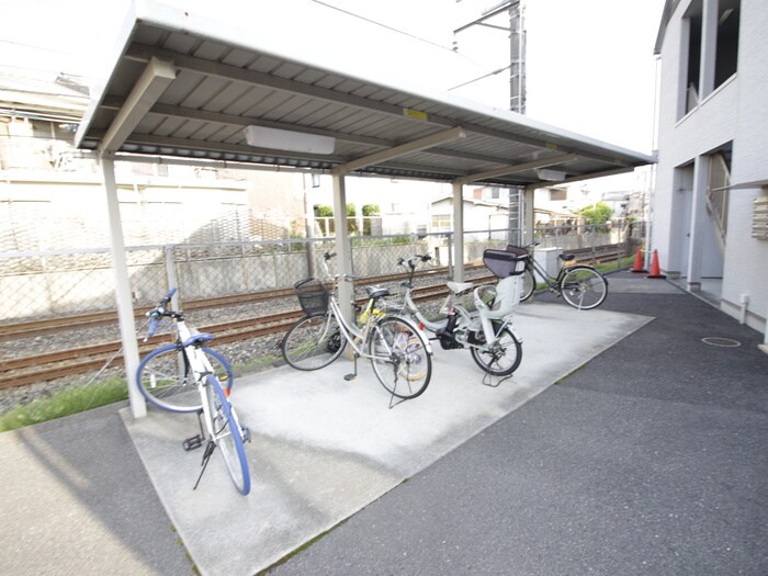 物件外観写真5　(駐輪場)