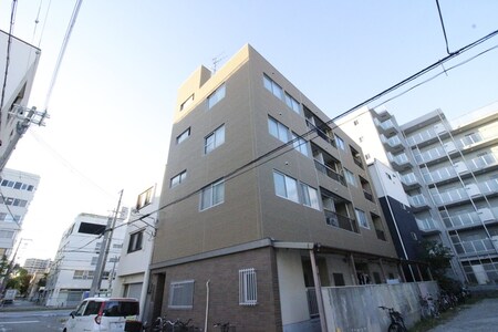 岡村マンション外観写真