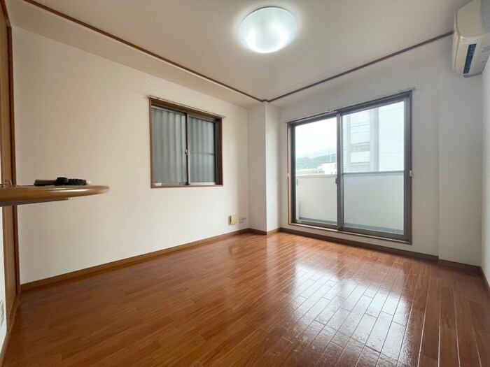 物件内観写真9　(居室)