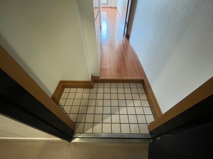 物件内観写真15　(玄関)