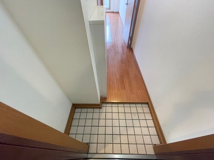 物件内観写真16　(玄関)
