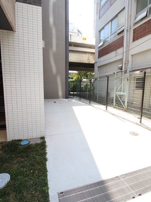 物件外観写真6　(駐車場)