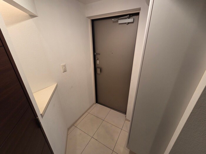 物件内観写真16　(玄関)