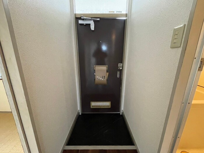物件内観写真15　(玄関)