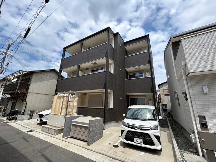 物件外観写真3　(駐車場)