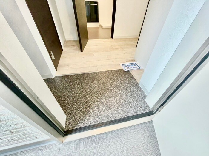 物件内観写真17　(玄関)