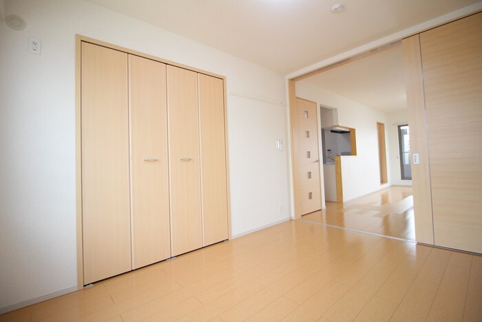 物件内観写真8　(居室)