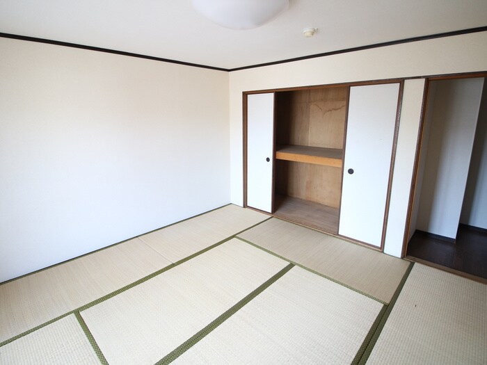 物件内観写真8　(居室)