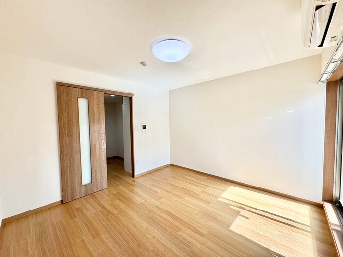 物件内観写真9　(居室)