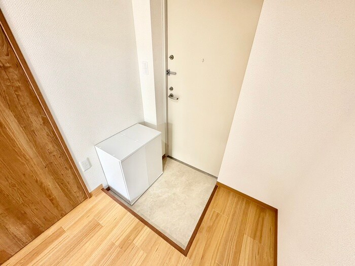 物件内観写真18　(玄関)
