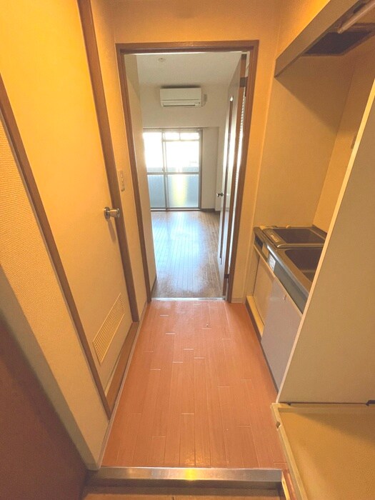 物件内観写真12　(廊下)