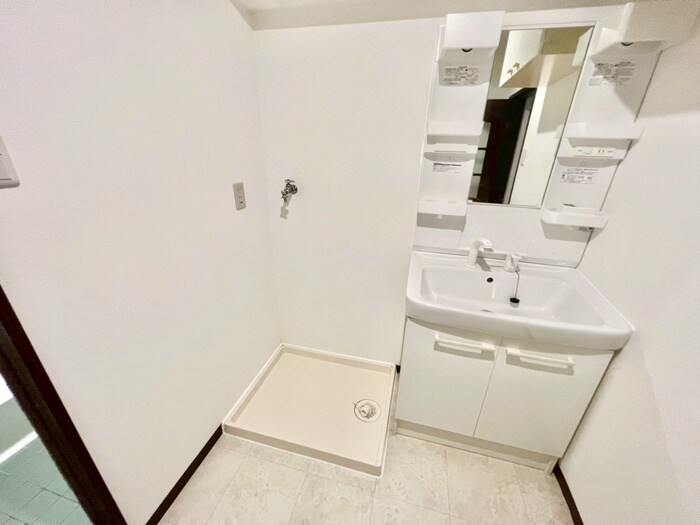 物件内観写真11　(洗濯機置場)