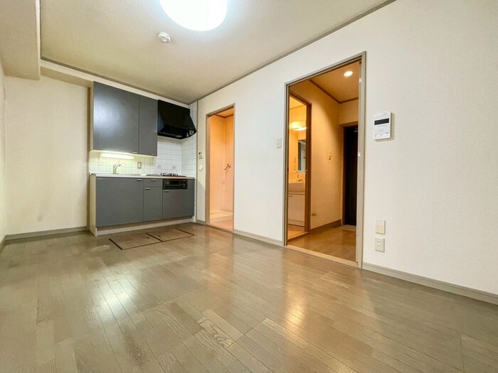 物件内観写真8　(居室)